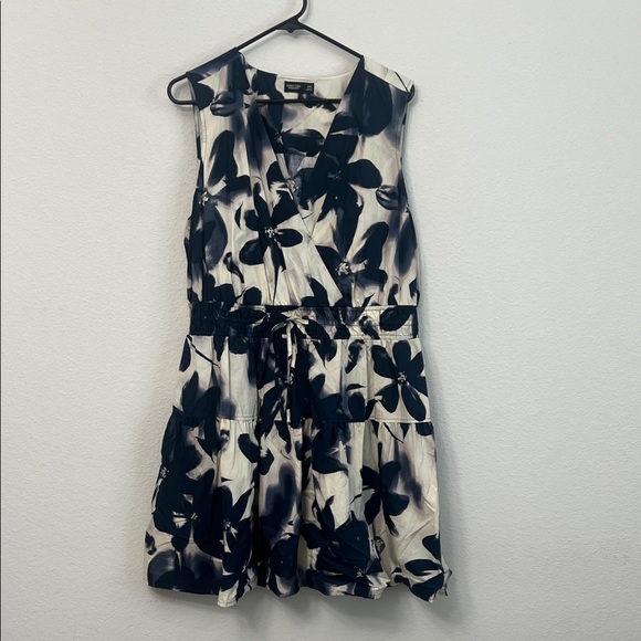 Simply Vera Vera Wang Dresses & Skirts - Simply Vera Wang Floral Dress - XXL
